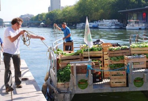 Une nouvelle tendance s’installe petit à petit à Paris, les marchés sur l’eau.