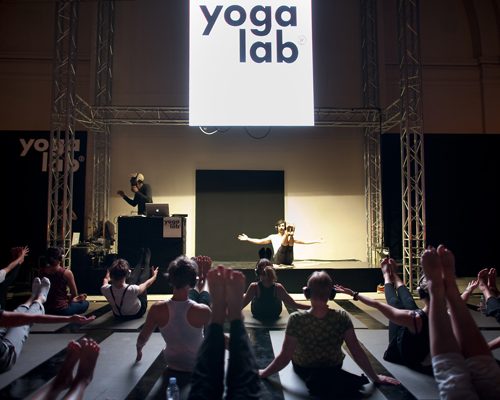 Le yoga en immersion sonore