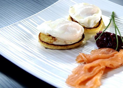 Recette végétarienne: Blinis de pomme de terre à la betterave et à la ciboulette