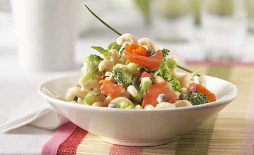 Recette végétarienne-Salade chaude de pâtes au brocoli et au citron