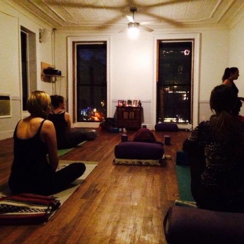 Neo-bienêtre teste les club de Yoga de Brooklyn-New-York