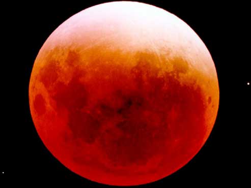 Éclipse lunaire totale le 15 avril jour de pleine lune