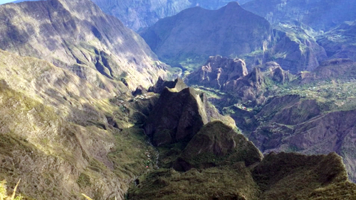 Méditation du monde au cirque de mafate à La Réunion