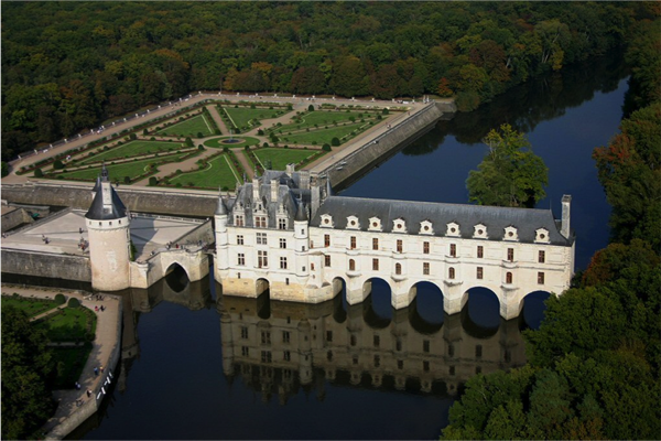 Les_chateaux_de_loire_velo_ yoga_et_ meditation2