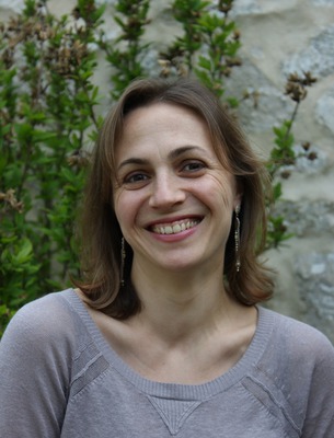 Virginie Estienne, Sophrologue certifiée RNCP, hypnothėrapeute humaniste et formatrice professionnelle